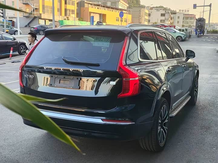 Volvo XC90 Hybrid 2022 2022款 E驱混动 T8 智尊豪华版 7座
