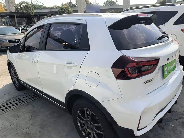 Geely Vision X3 2021 2021款 PRO 1.5L CVT尊贵型