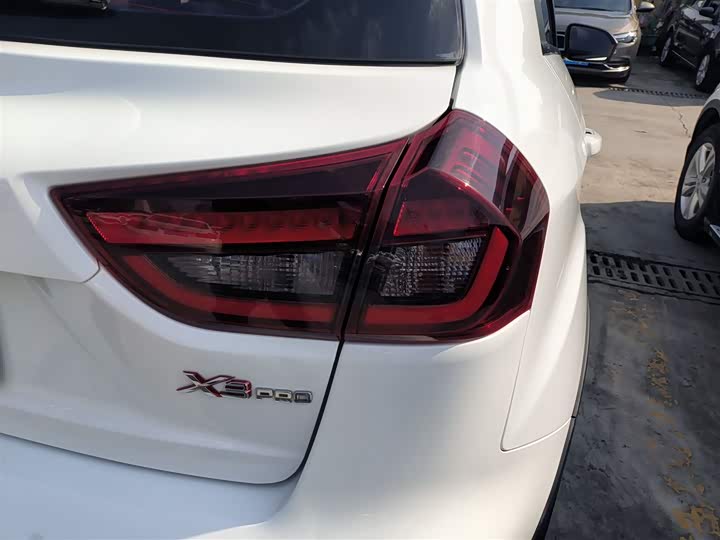 Geely Vision X3 2021 2021款 PRO 1.5L CVT尊贵型