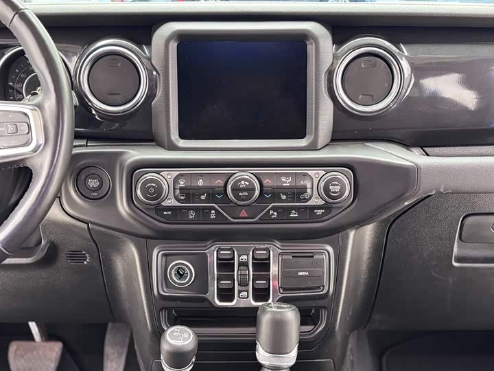 Jeep Wrangler 2022 2022款 2.0T 高地四门版