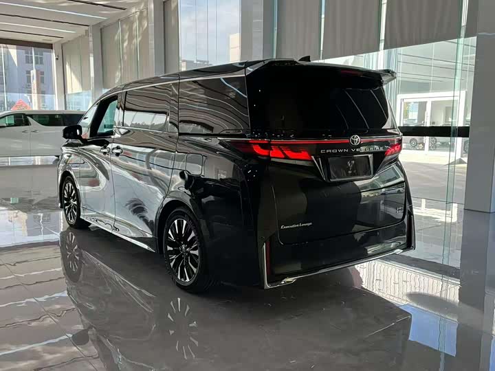 Toyota Vellfire 2024 2024款 皇冠 双擎 2.5L 至尊版