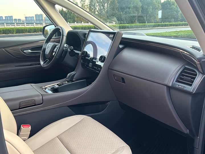 Toyota Vellfire 2024 2024款 皇冠 双擎 2.5L 至尊行政版