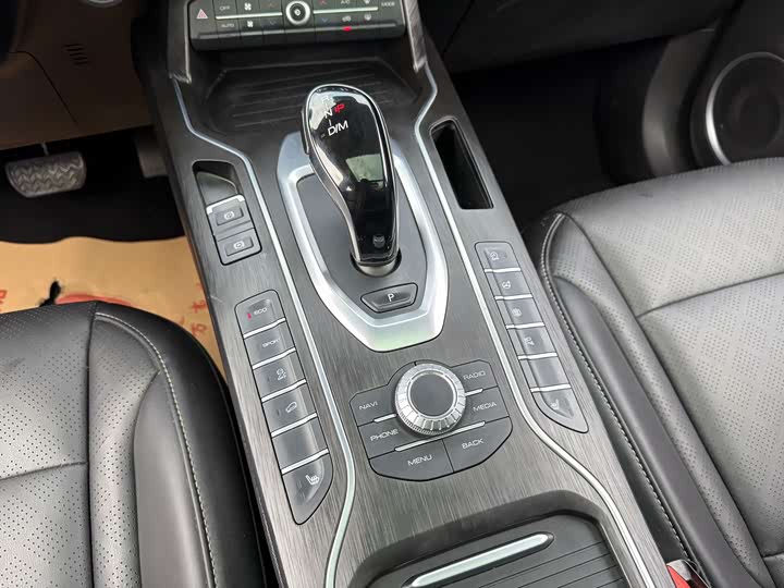 Wey VV6 2021 2021款 2.0T 两驱智护+