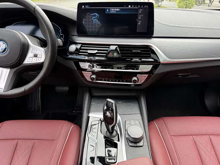 BMW 5 Series Hybrid 2022 2022款 改款二 535Le M运动套装