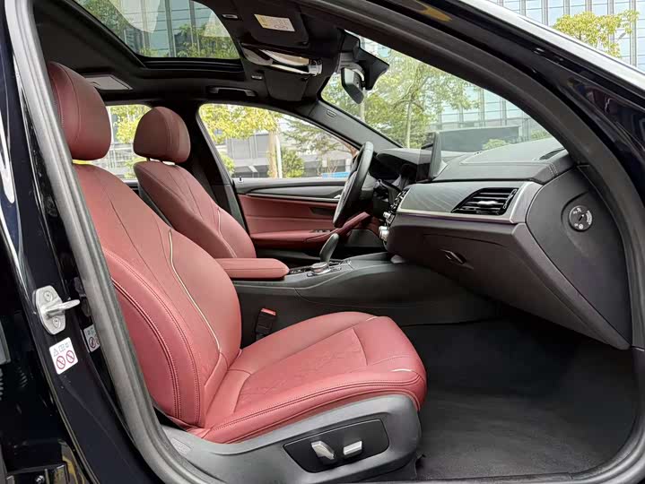 BMW 5 Series Hybrid 2022 2022款 改款二 535Le M运动套装