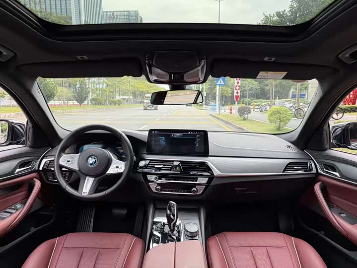 BMW 5 Series Hybrid 2022 2022款 改款二 535Le M运动套装