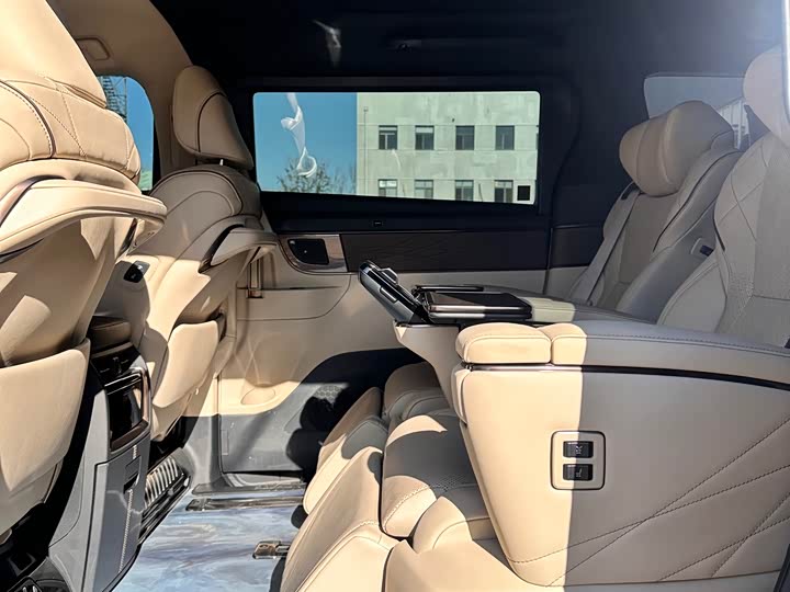 Toyota Vellfire 2024 2024款 皇冠 双擎 2.5L 至尊行政版