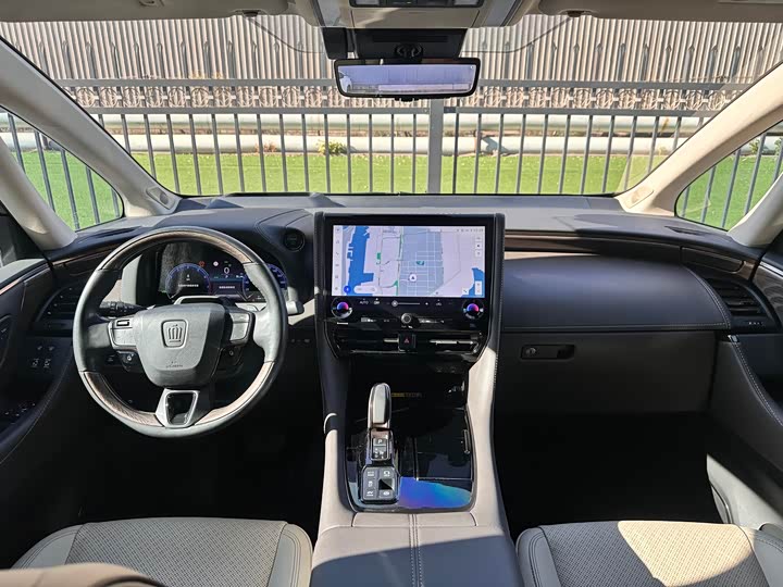 Toyota Vellfire 2024 2024款 皇冠 双擎 2.5L 至尊行政版