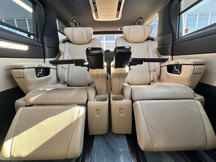 Toyota Vellfire 2024 2024款 皇冠 双擎 2.5L 至尊行政版