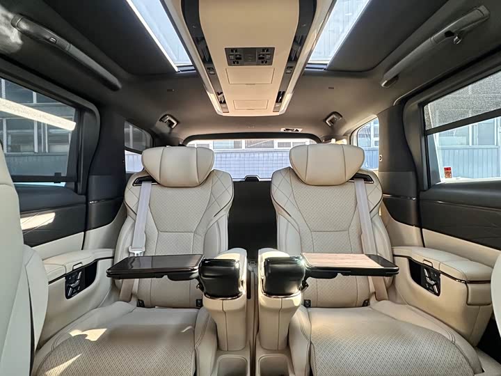 Toyota Vellfire 2024 2024款 皇冠 双擎 2.5L 至尊行政版