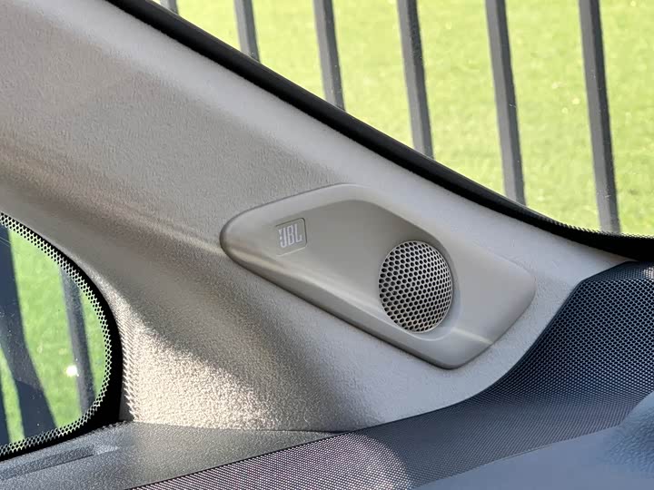 Toyota Vellfire 2024 2024款 皇冠 双擎 2.5L 至尊行政版