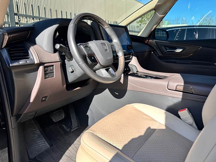 Toyota Vellfire 2024 2024款 皇冠 双擎 2.5L 至尊行政版