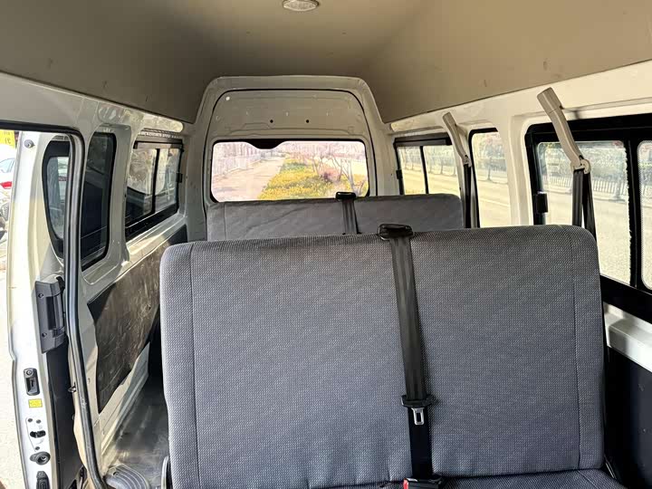 Foton G7 2021 2021款 2.4L汽油商运版长轴高顶6座明窗4K22D4M