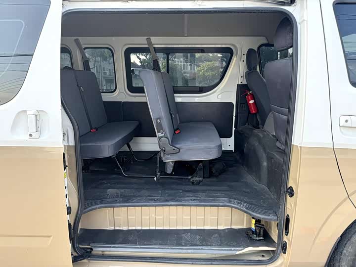 Foton G7 2021 2021款 2.4L汽油商运版长轴高顶6座明窗4K22D4M