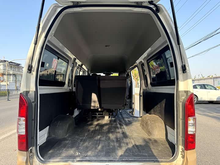 Foton G7 2021 2021款 2.4L汽油商运版长轴高顶6座明窗4K22D4M