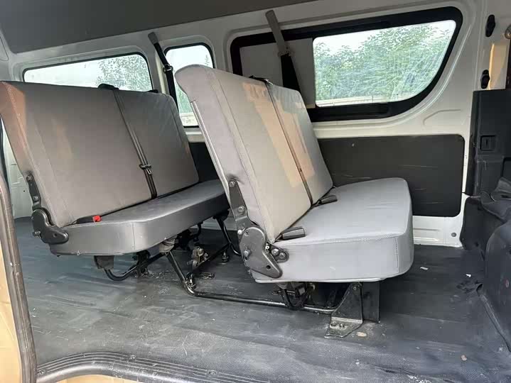 Foton G7 2021 2021款 2.4L汽油商运版长轴高顶6座明窗4K22D4M