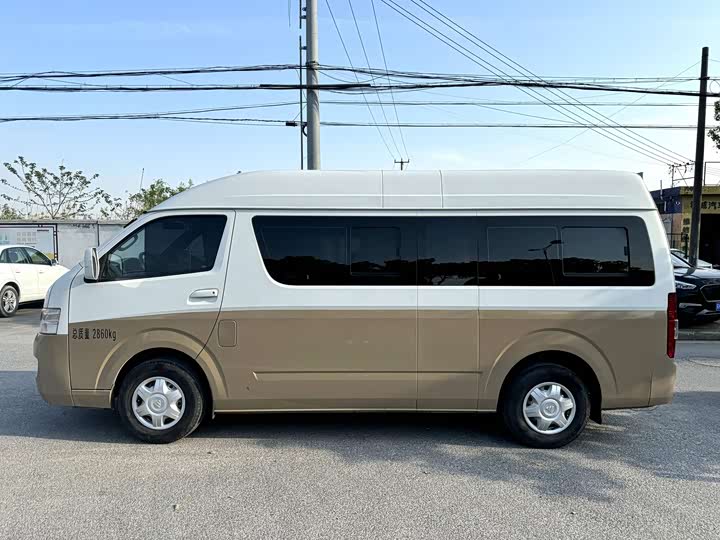 Foton G7 2021 2021款 2.4L汽油商运版长轴高顶6座明窗4K22D4M