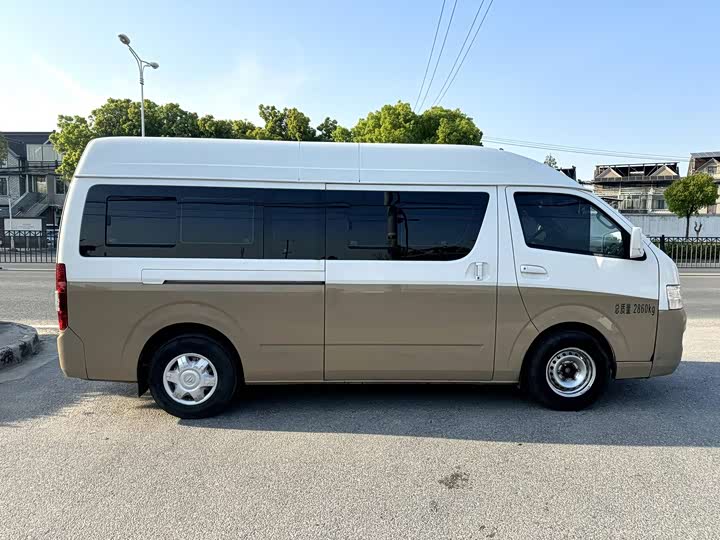 Foton G7 2021 2021款 2.4L汽油商运版长轴高顶6座明窗4K22D4M