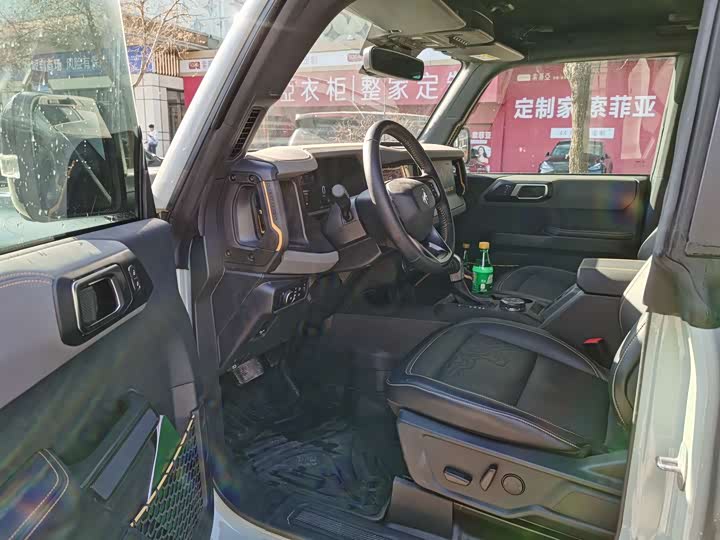 Ford Bronco 2024 2024款 2.3T 荒地