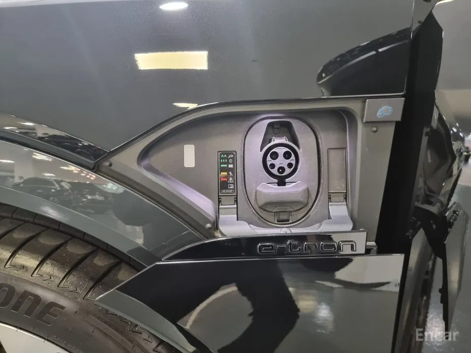 Audi Q8 e-tron 2024 55 Quattro Sportback