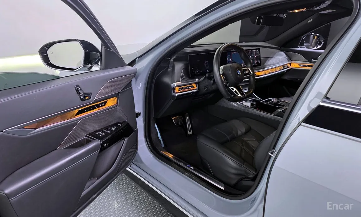 BMW 7 Series 2022 740i xDrive M Sport Limited