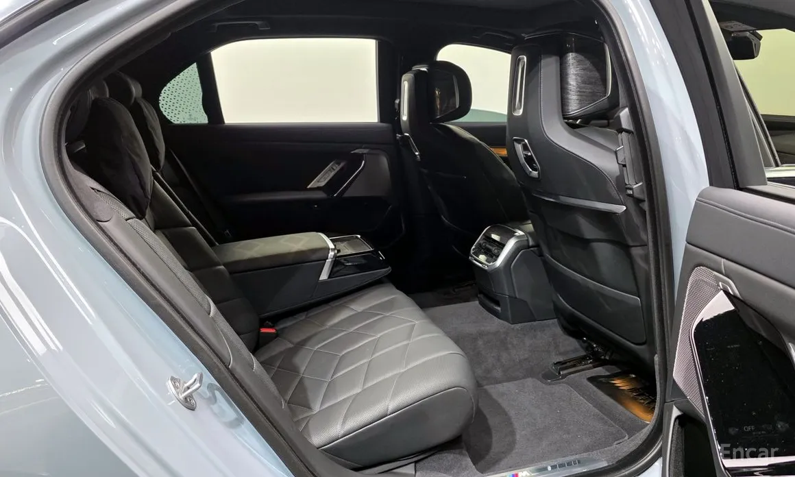 BMW 7 Series 2022 740i xDrive M Sport Limited