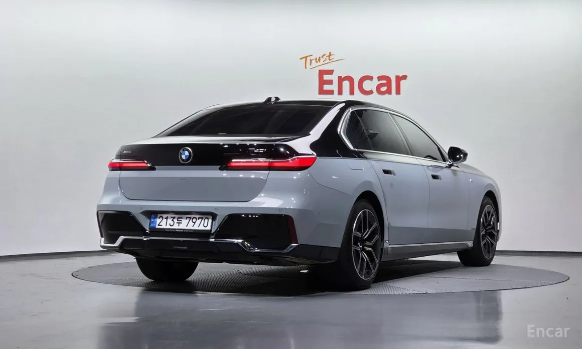 BMW 7 Series 2022 740i xDrive M Sport Limited