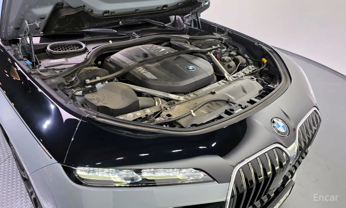 BMW 7 Series 2022 740i xDrive M Sport Limited