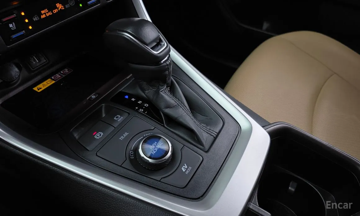 Toyota RAV4 2019 2,5 4WD Hybrid LTD