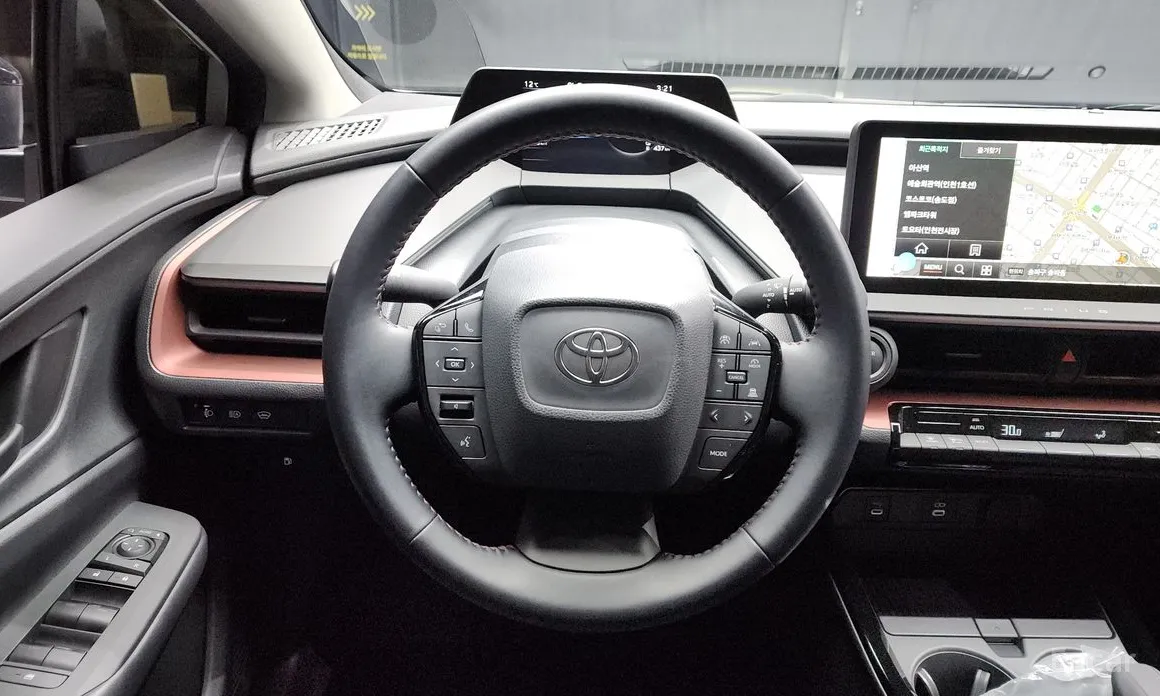 Toyota Prius 2023 2.0 PHEV SE