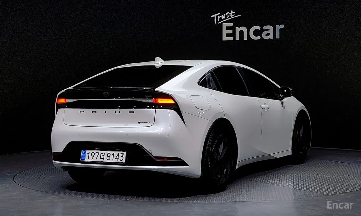 Toyota Prius 2023 2.0 PHEV SE