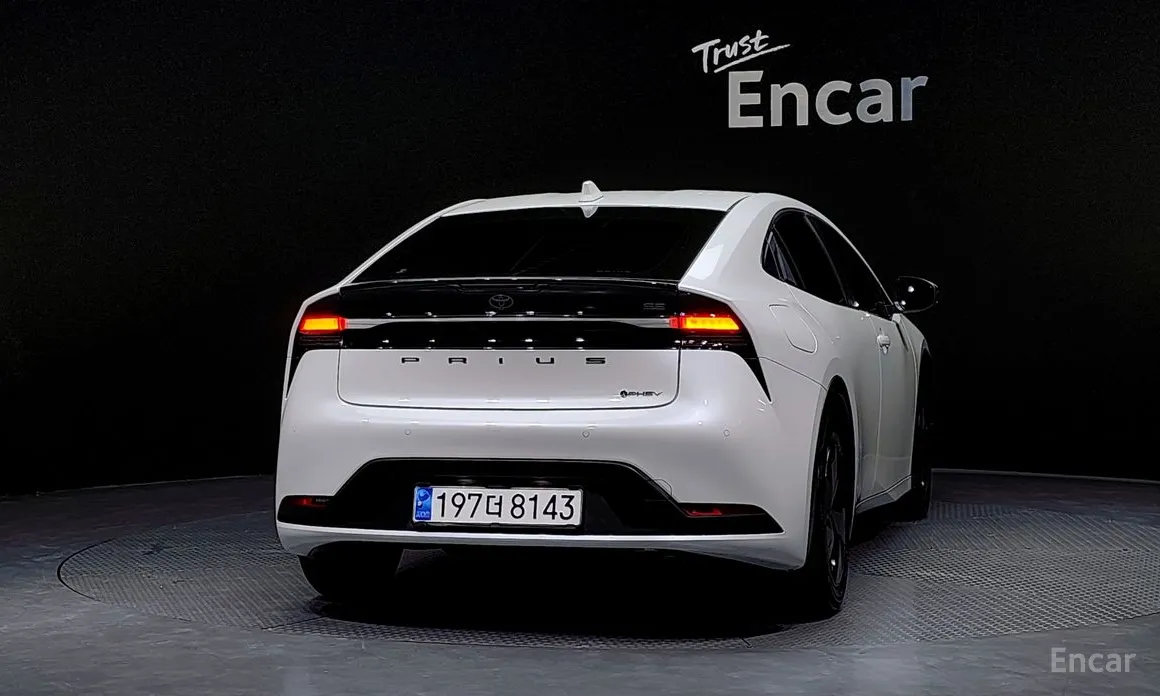 Toyota Prius 2023 2.0 PHEV SE