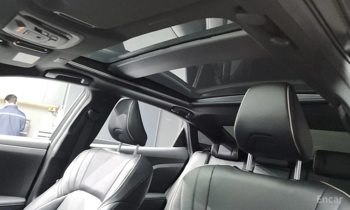 Toyota Crown 2023 2.4 4WD Dual Boost HYbrid