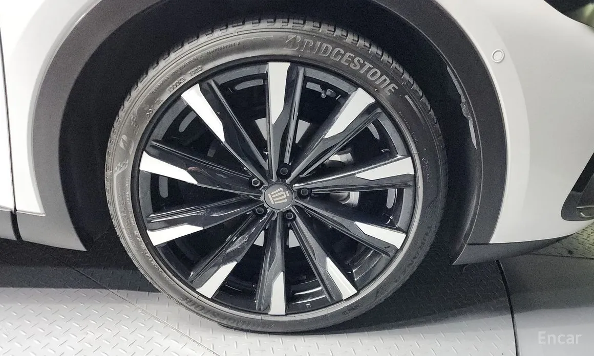 Toyota Crown 2023 2.4 4WD Dual Boost HYbrid