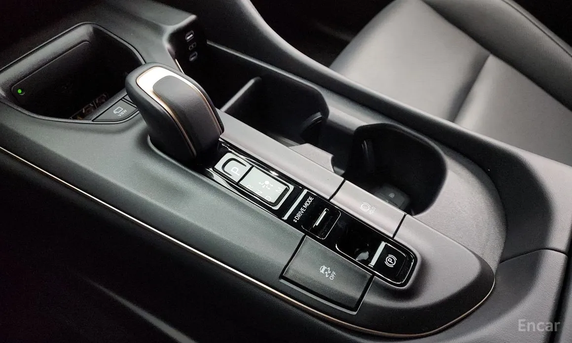 Toyota Crown 2023 2.4 4WD Dual Boost HYbrid