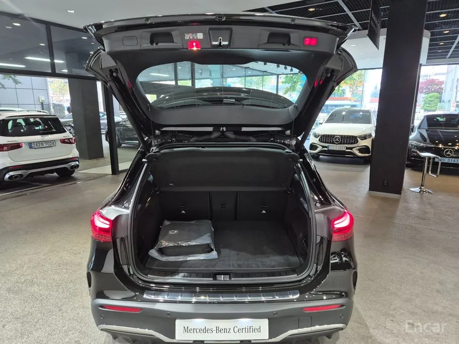 Mercedes-Benz EQA 2021 EQA250 AMG Line