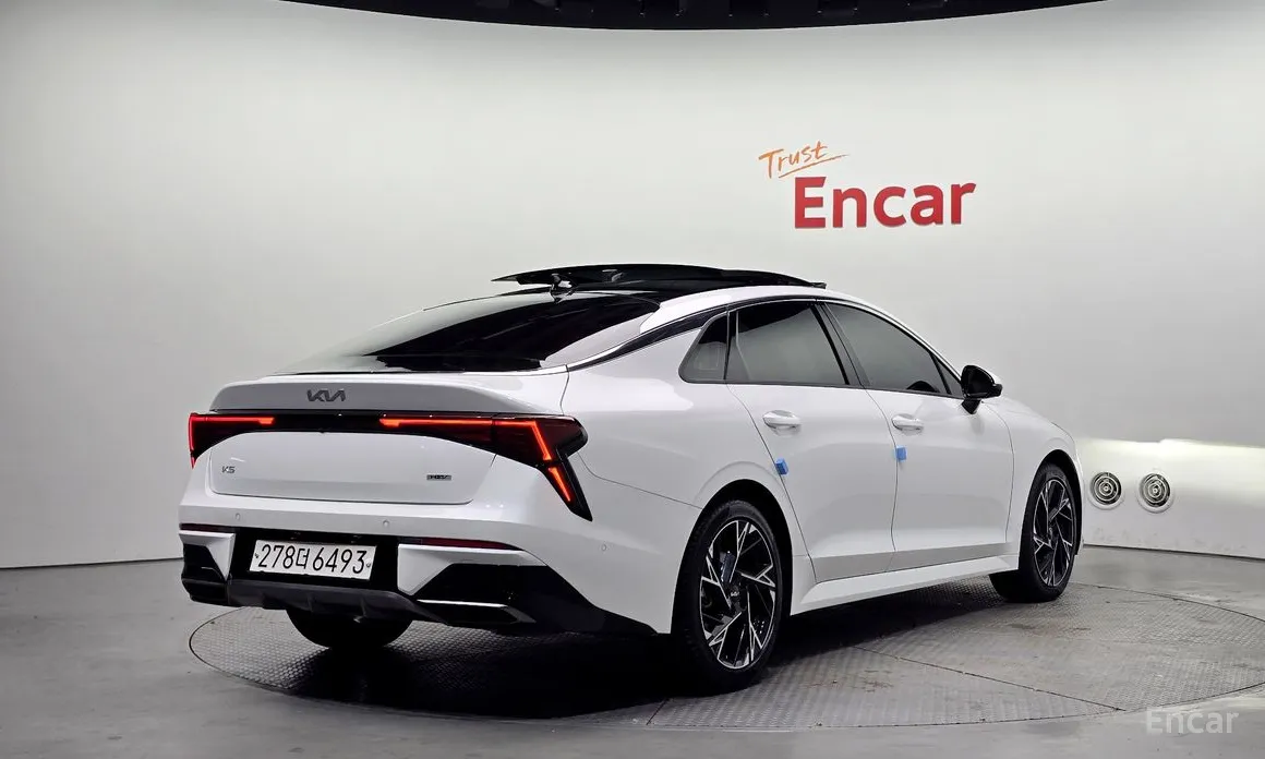 Kia K5 2023 Signature