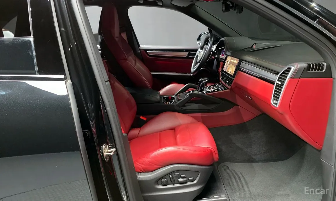 Porsche Cayenne 2019 3.0 PLATINUM EDITION