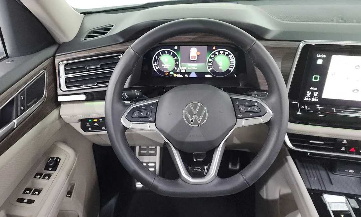 Volkswagen Atlas 2017 2.0 TSI R-LINE 7-Seater