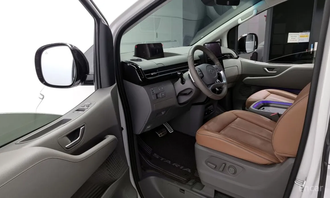 Hyundai Staria 2021 L3.5 Lounge 9-Seater