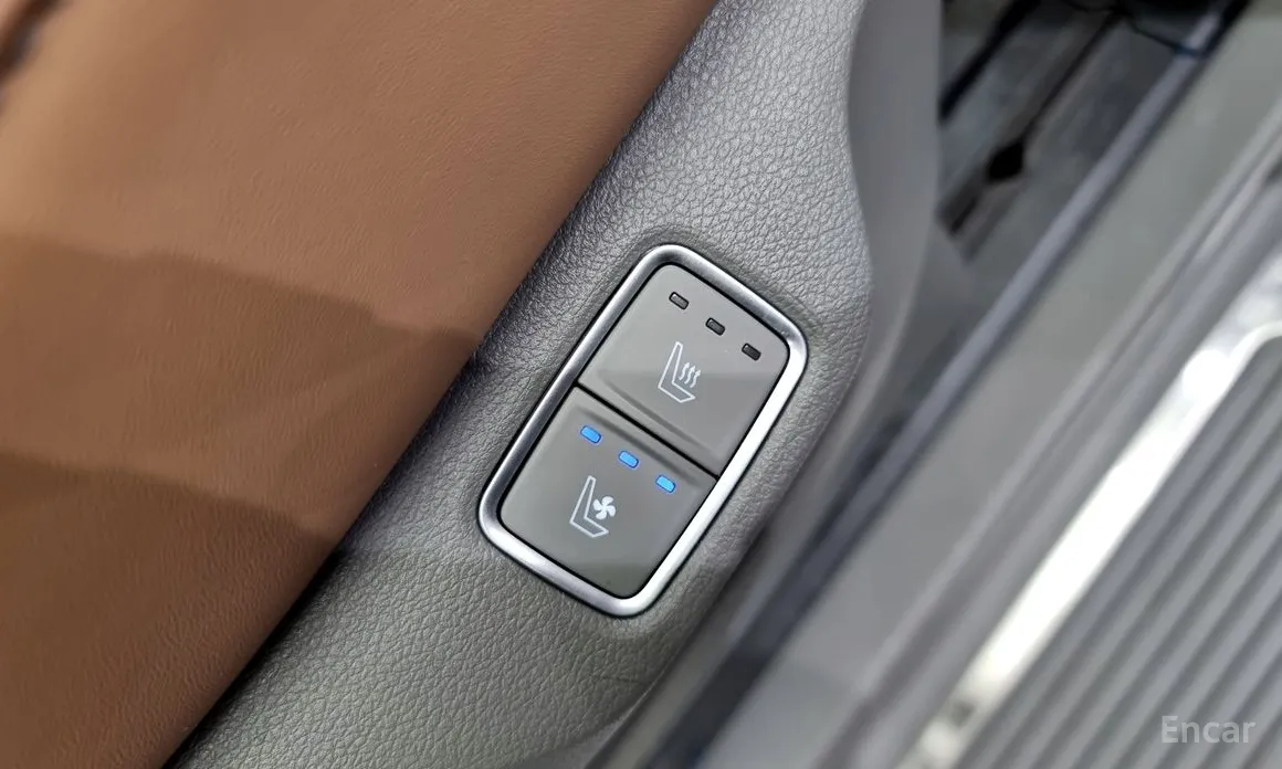 Hyundai Staria 2021 L3.5 Lounge 9-Seater