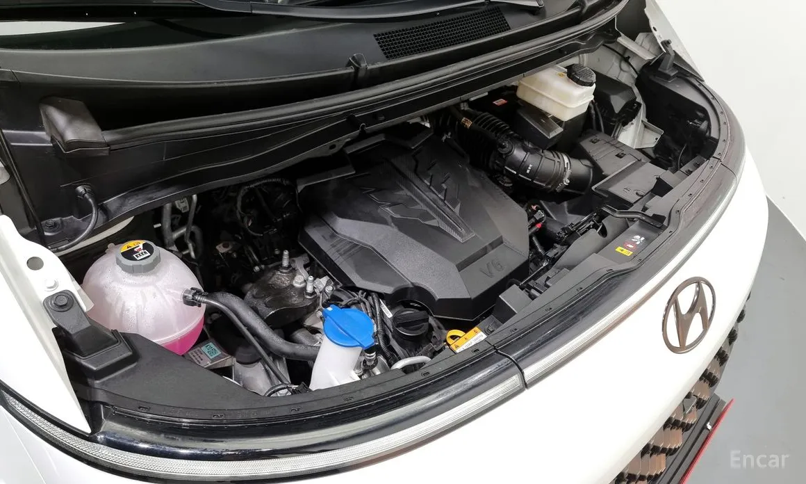 Hyundai Staria 2021 L3.5 Lounge 9-Seater