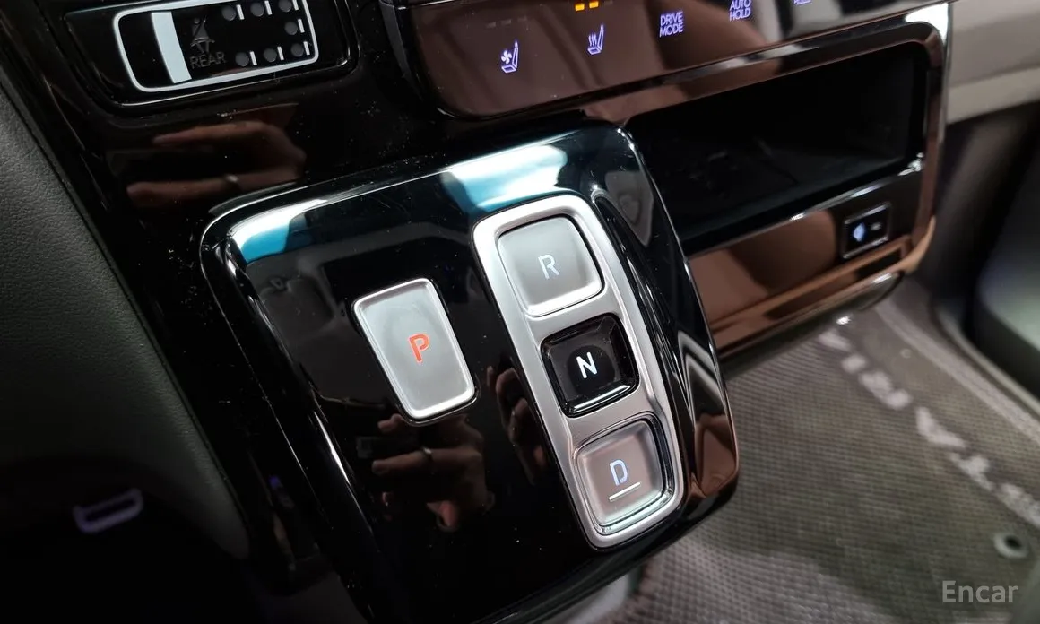 Hyundai Staria 2021 L3.5 Lounge 9-Seater