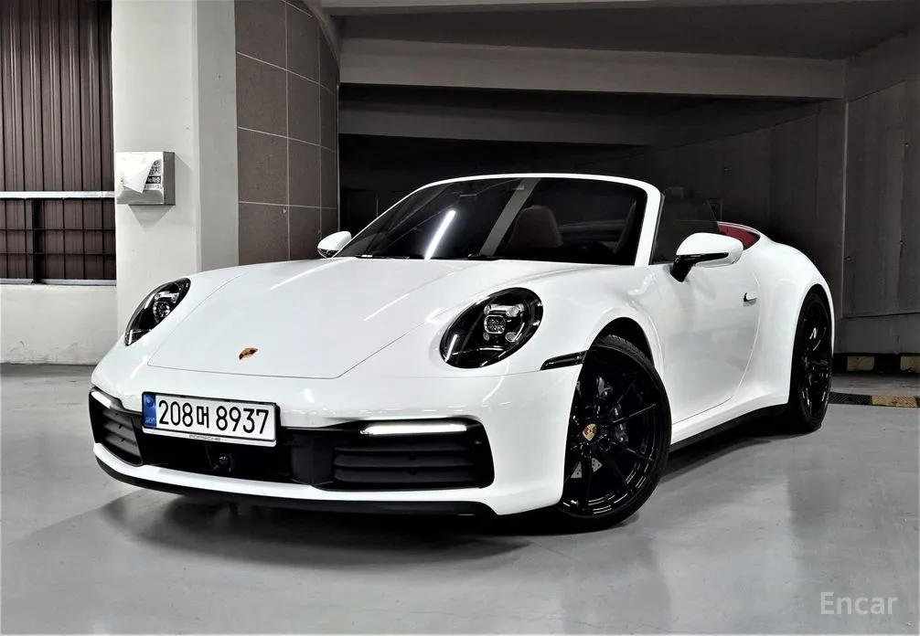 Porsche 911 2019 Carrera 4 Cabriolet