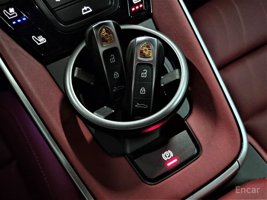 Porsche 911 2019 Carrera 4 Cabriolet