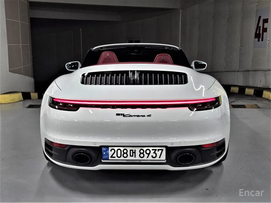 Porsche 911 2019 Carrera 4 Cabriolet