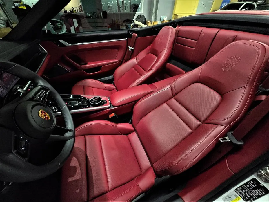 Porsche 911 2019 Carrera 4 Cabriolet