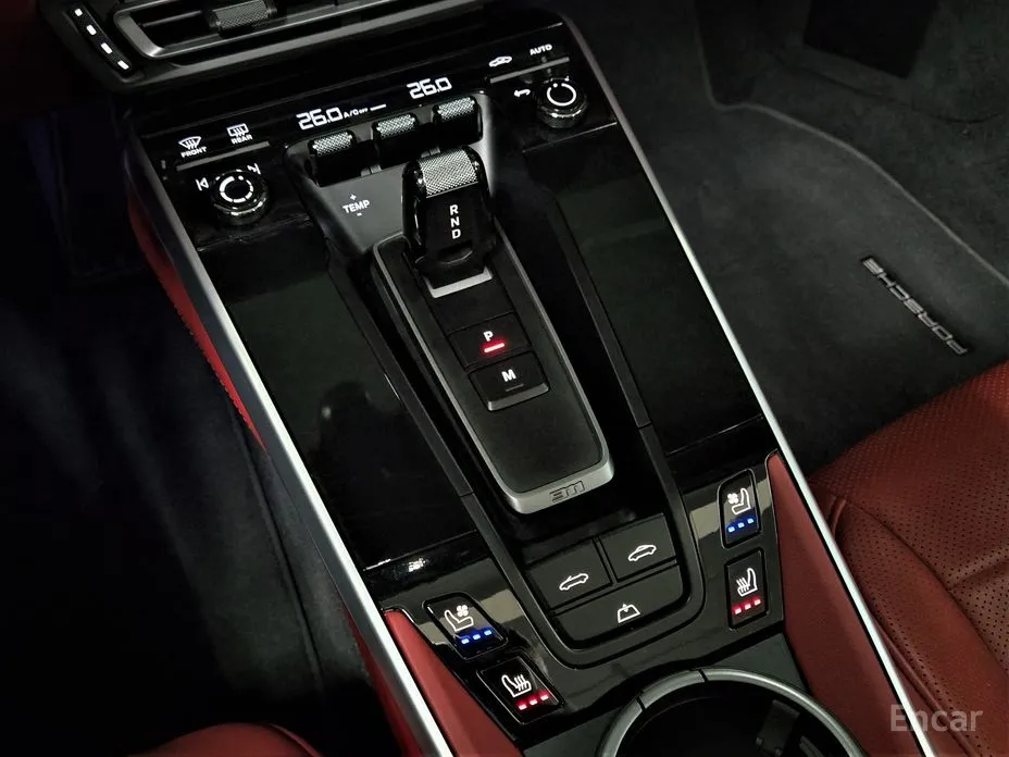 Porsche 911 2019 Carrera 4 Cabriolet