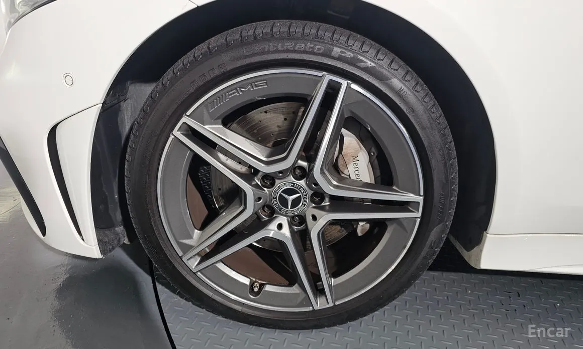 Mercedes-Benz CLS-Class 2018 CLS300d AMG Line