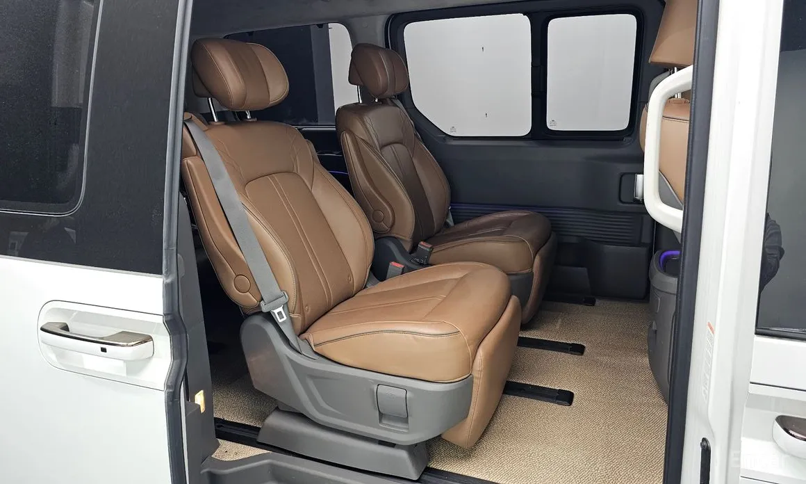 Hyundai Staria 2021 Lounge 7-Seater